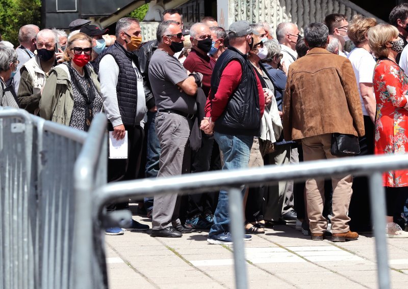 U BiH se ukida policijski sat; u Republici Srpskoj vraća se i živa glazba u kafiće