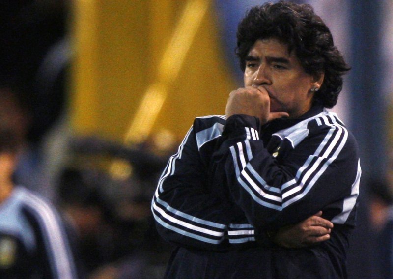 Maradona odbio tortu od siromašne djece