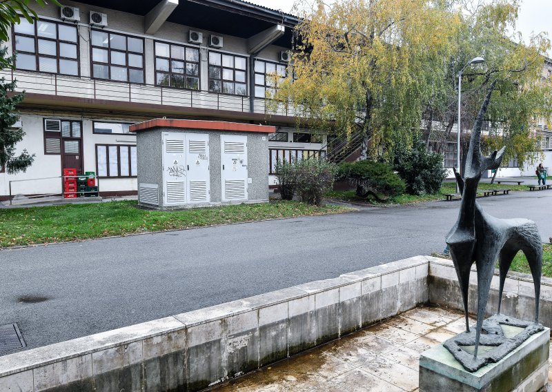 Izložba 'Fali zidara' u vanjskim prostorima Studentskog centra