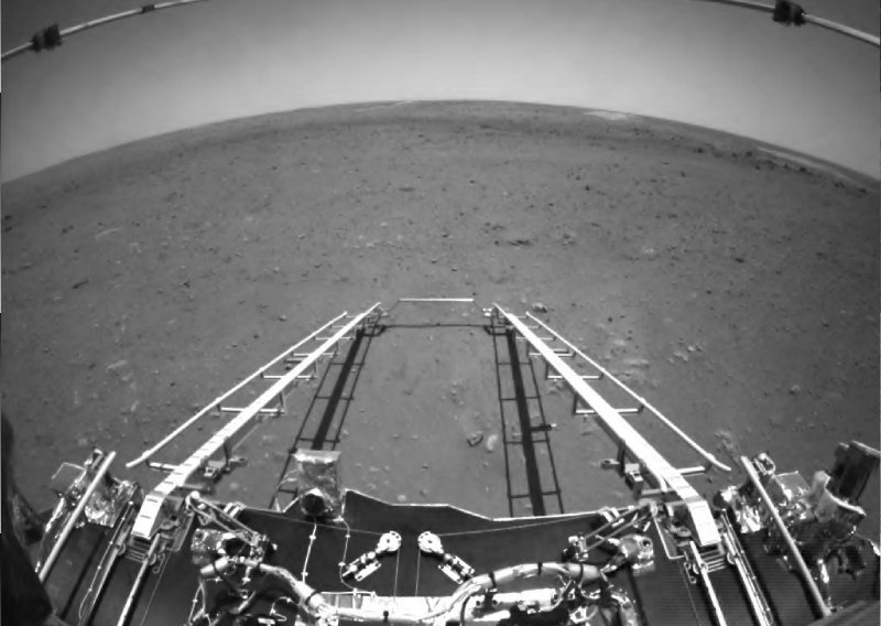 Kina objavila da se njezin rover prvi put provozao površinom Marsa
