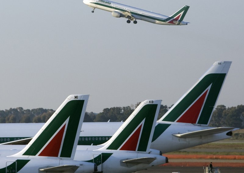 Prinudno slijetanje zrakoplova Alitalie u Rimu