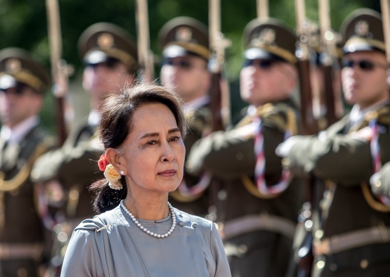 Suu Kyi se pojavila na sudu prvi put nakon puča