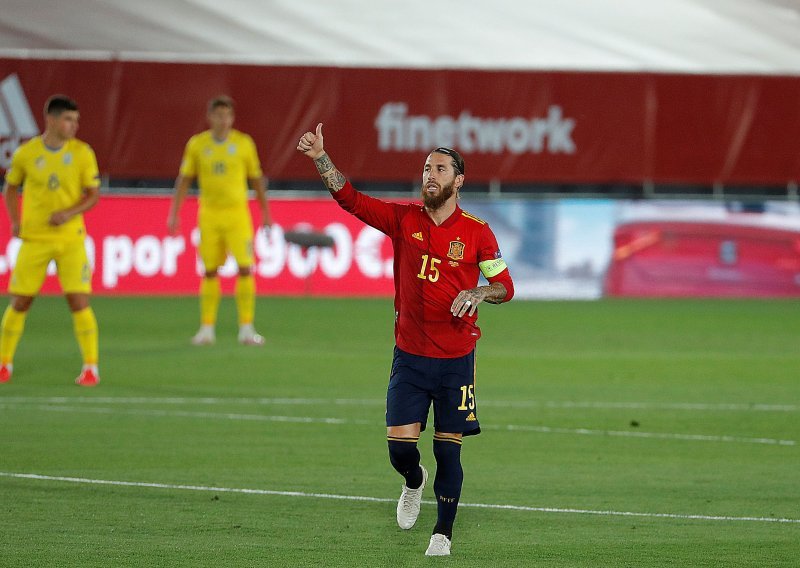 Sergio Ramos nije skrivao razočarenje i uz psovku je komentirao Enriqueov popis putnika za Euro: Boli me, jer borio sam se i radio naporno svakog dana...