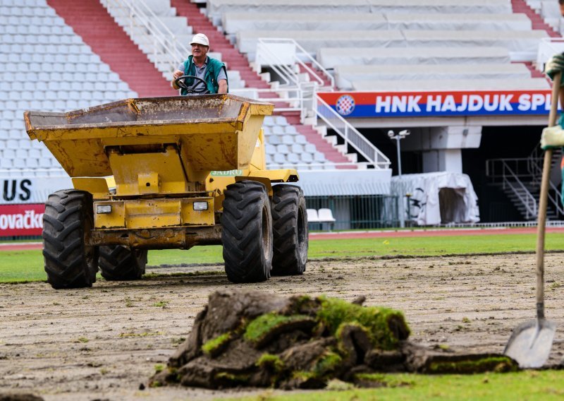 [FOTO] Velike promjene na Poljudu; Hajduk vodi bitku za igrača kojeg želi i Dinamo, a teren se uređuje uz podršku HNS-a