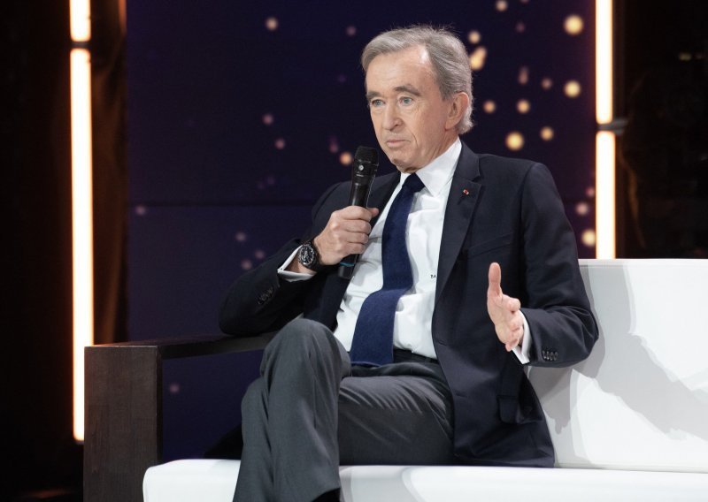 Ovo je vlasnik Louis Vuittona, Bernard Arnault. On je novi najbogatiji čovjek na svijetu