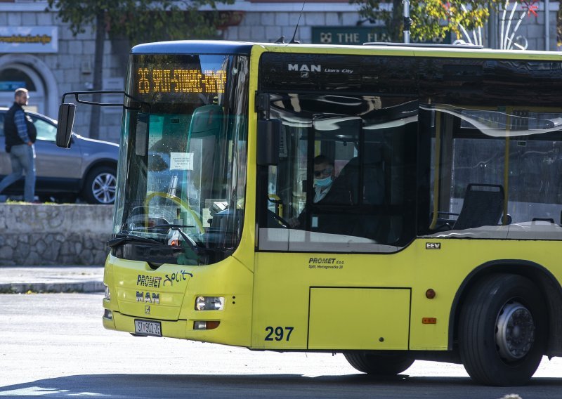 Policija traga za vozačem kamiona koji je napao vozača autobusa u Splitu