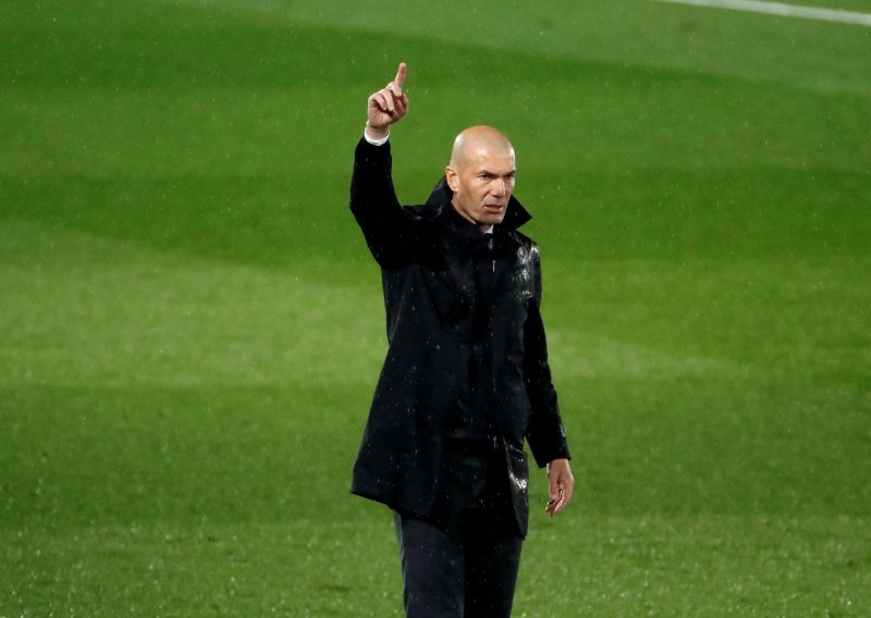 Zinedine Zidane dao otkaz i šokirao Luku Modrića i ostale zvijezde Real Madrida! Rekao im je da zauvijek odlazi, a već se zna tko je najveći favorit za njegova nasljednika