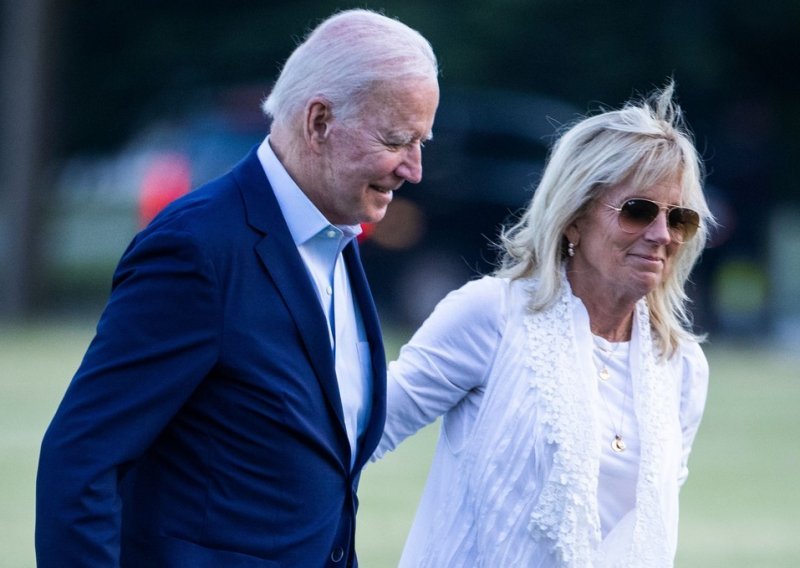 Pravi modni klasik: I prvu damu Jill Biden osvojile su udobne i ženstvene espadrile koje već desetljećima uspješno odolijevaju trendovima