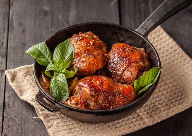 Piletina i povrće – može li jednostavnije? Odličan recept za sočnu piletinu idealan je za obiteljski ručak