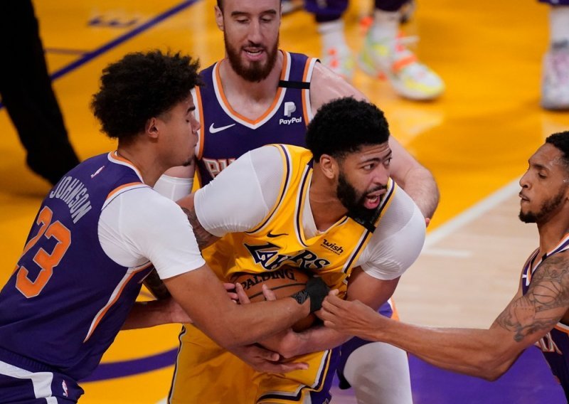 Prvaci Lakersi opet dobili Phoenix, a Denver i Jokić uz dosta muke poveli protiv Portlanda; potez trenera prema Hrvatu Šariću baš nitko ne razumije, ali...