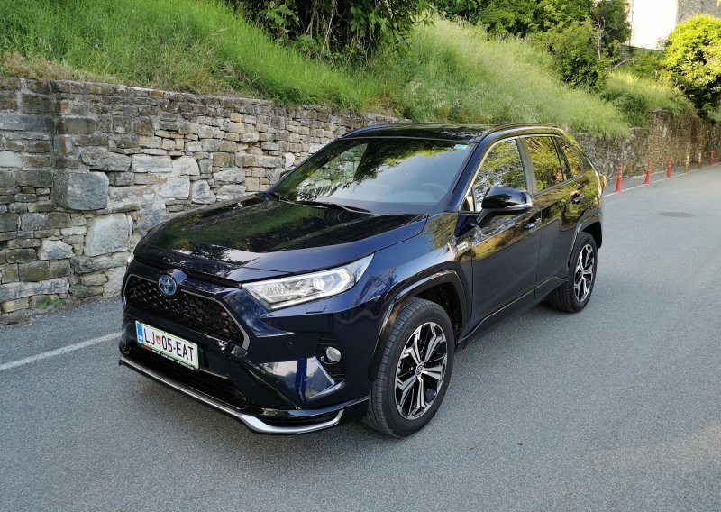 [FOTO/VIDEO] Isprobali smo Toyotu RAV4 Plug-in Hybrid; evo što sve znamo o 306 KS snažnom sinonimu SUV vozila