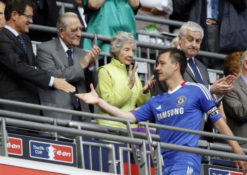 Panika u Londonu, John Terry u agoniji