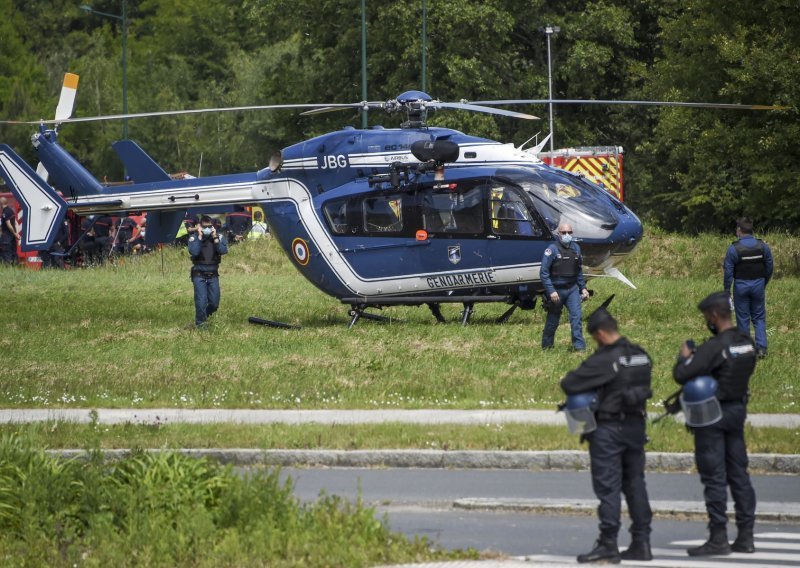 Velika operacija francuske policije: Elitne snage i helikopteri traže naoružanog muškarca u bijegu