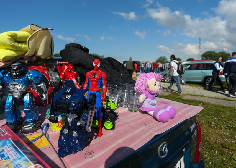 [FOTO] Građani jedva dočekali otvorenje popularnog Hrelića, kolona automobila na ulazu duga dva kilometra