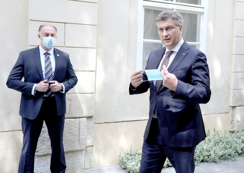 Plenković: Vidim da su ovi iz Možemo! počeli parafrazirati moju poruku iz 2016., a očito je da imaju nešto protiv ove Hrvatske