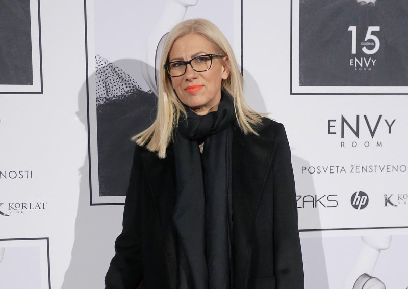 Ne mari za poglede: Mirna Zidarić nasred Zrinjevca napravila stoj na glavi