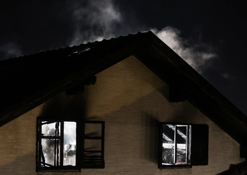 Užas kod Vukovara: Žena u gluho doba noći podmetnula požar u kući u kojoj je spavala četveročlana obitelj