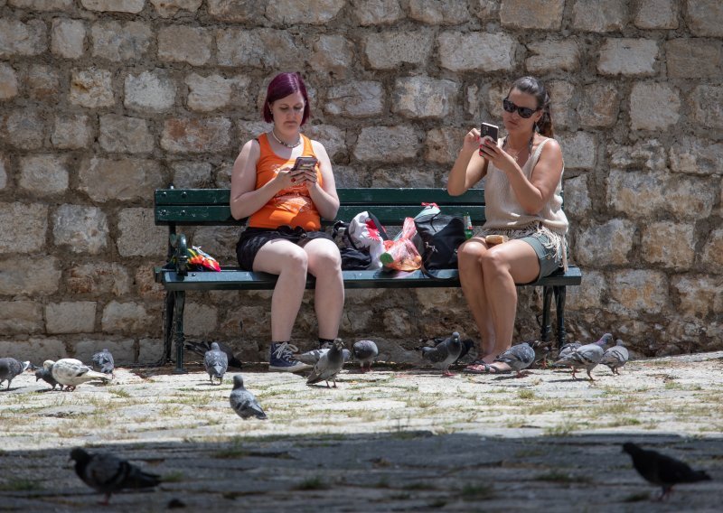 Nakon sunčanog petka, uskoro nova promjena vremena uz kišu i grmljavinu