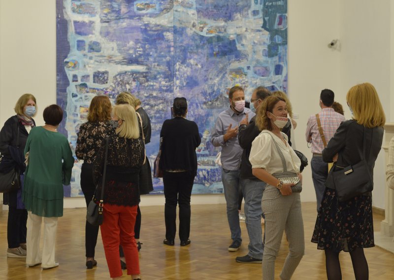 Dubrovnik prodisao otvorenjem izložbom Lapis lazuli Nikoline Šimunović