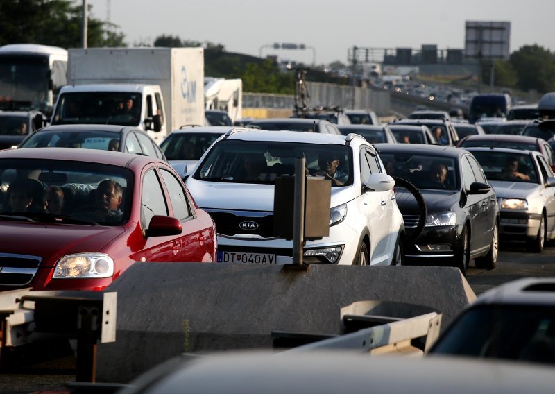 Nesreća na A3 između čvorova Okučani i Nova Gradiška