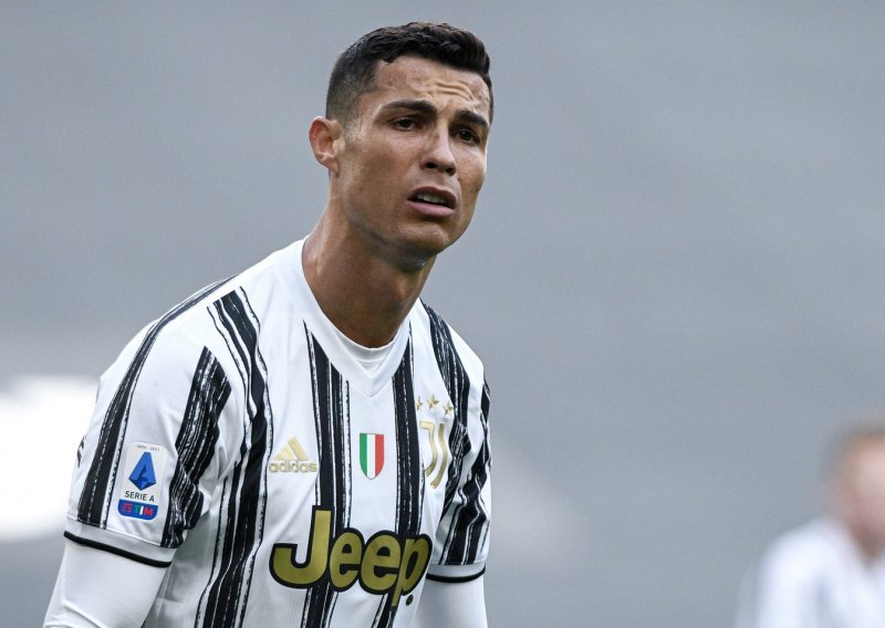 Cristiano Ronaldo definitivno napušta Juventus; u Torino su stigle dvije fantastične ponude, čeka se što će Portugalac odlučiti...