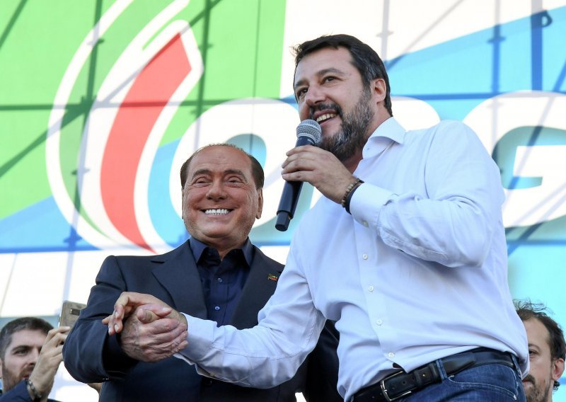 Promjene na talijanskoj desnici: Berlusconi i Salvini spajaju stranke, žele se riješiti ekstremno desnih 'Braće Italije'