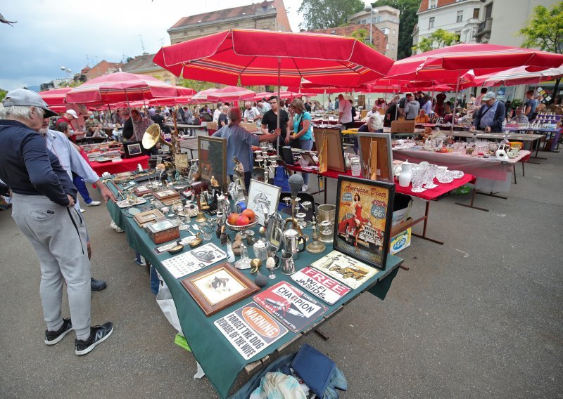 [FOTO/VIDEO] U Zagrebu nakon dugo vremena zaživio 'Mali plac', tradicionalno nedjeljno okupljanje ljubitelja antikviteta, umjetnina i starina