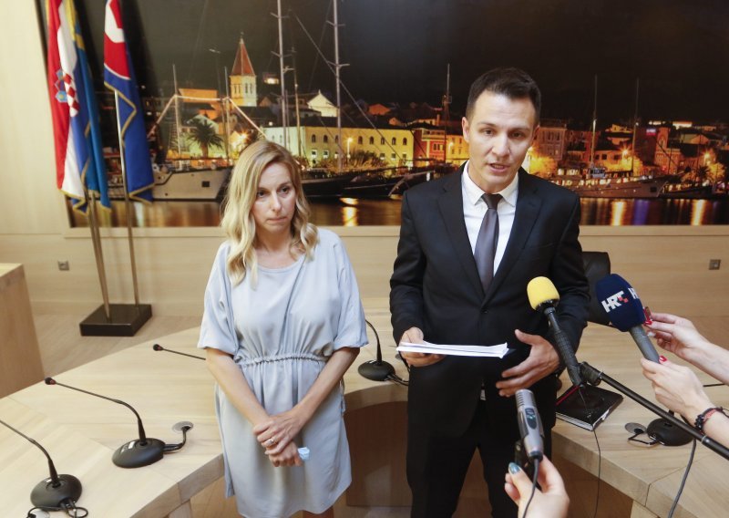 Novi gradonačelnik Makarske Zoran Paunović preuzeo dužnost, ali bez operativnog sastanka