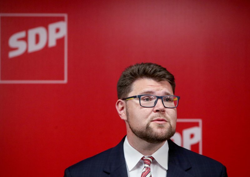 [VIDEO] Grbin o raspuštanju stranačkih organizacija: Neki su SDP smatrali servisom za zapošljavanje