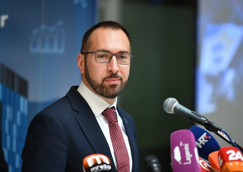 Tomašević pročelnicima uputio dopis: Do daljnjega se obustavljaju svi postupci javne nabave
