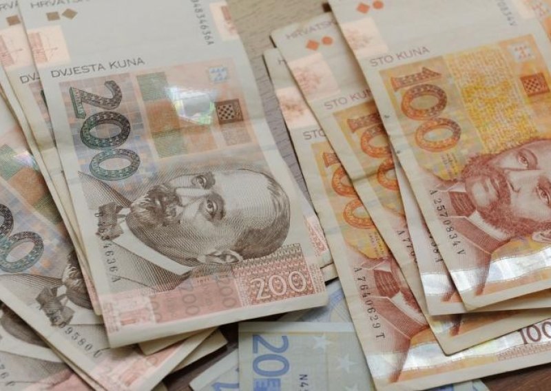 Neto plaća za siječanj realno porasla 3,5 posto, na 5.895 kuna