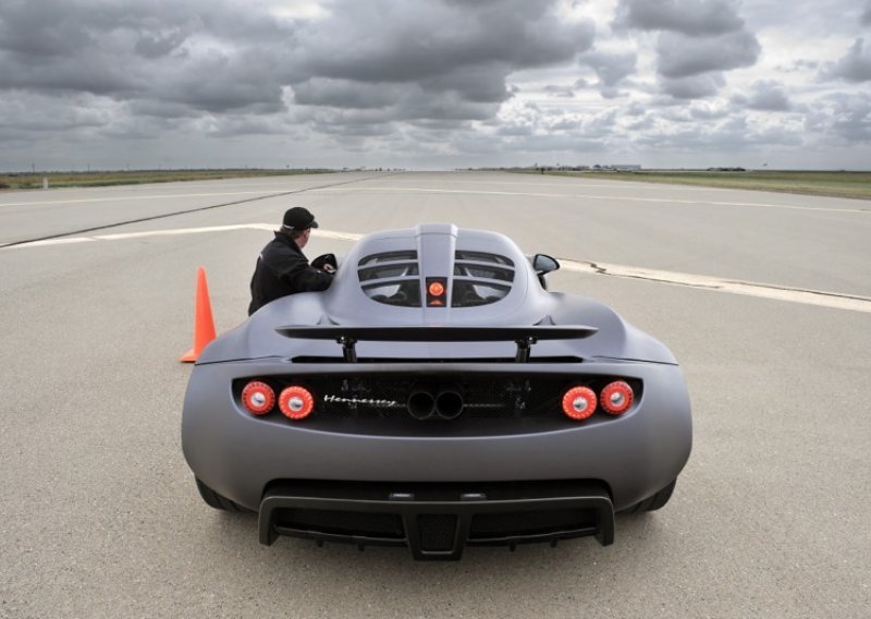 Ovo je najbrži automobil na svijetu koji zapravo nije najbrži