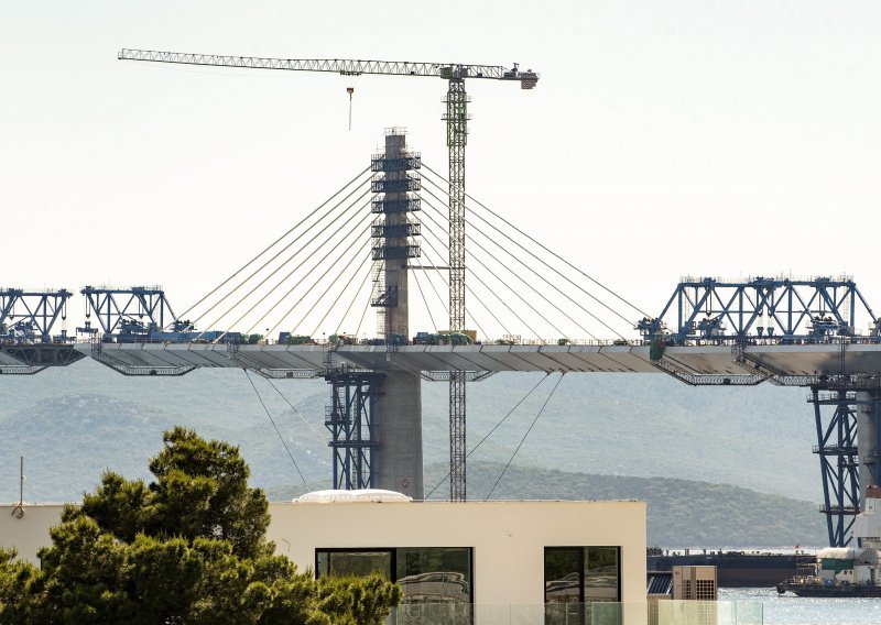 [FOTO] Hrvatska će Pelješkim mostom biti spojena prije roka, već za 30-ak dana