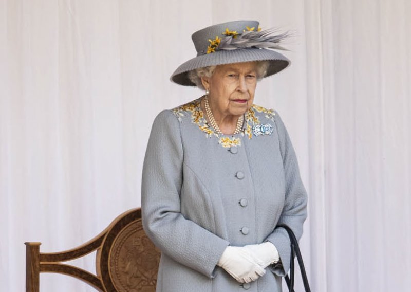 Kraljica Elizabeta II više neće dopustiti Harryju i Meghan da blate obitelj: Pravila kojih se pridržavala desetljećima, više neće vrijediti
