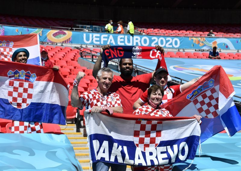 [VIDEO/FOTO] Hrvatski navijači već su stigli na Wembley; pogledajte atmosferu na tribinama uoči utakmice Engleske i Hrvatske