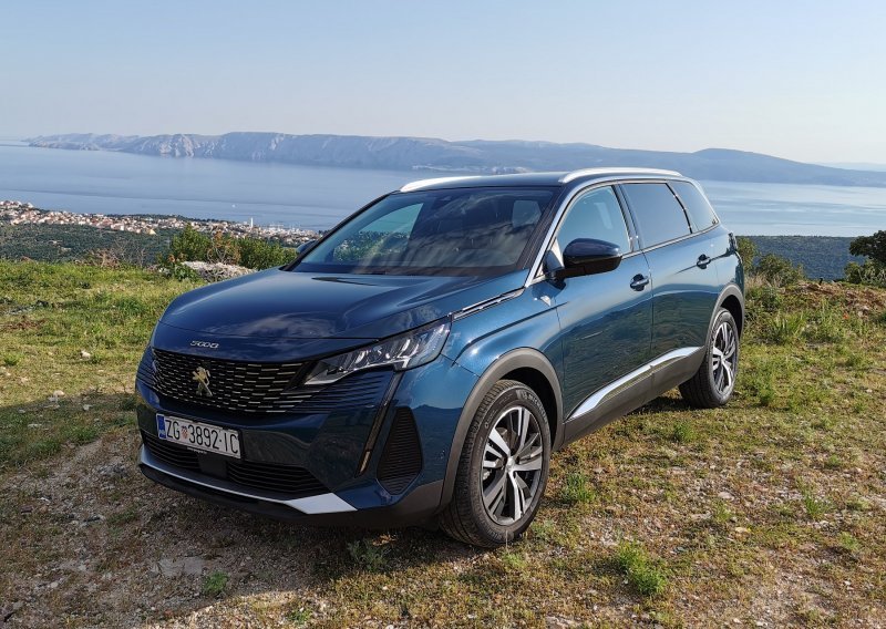 [FOTO/VIDEO] Vozili smo Peugeot 5008 RoadTrip: Dizajnerski i tehnološki pogođen moderan veliki obiteljski SUV sa sedam sjedala