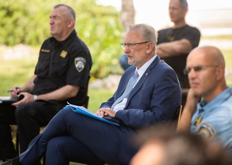 [FOTO] Stožer za sigurnu turističku sezonu otvoren u Zadru, dolazi i 68 stranih policajaca