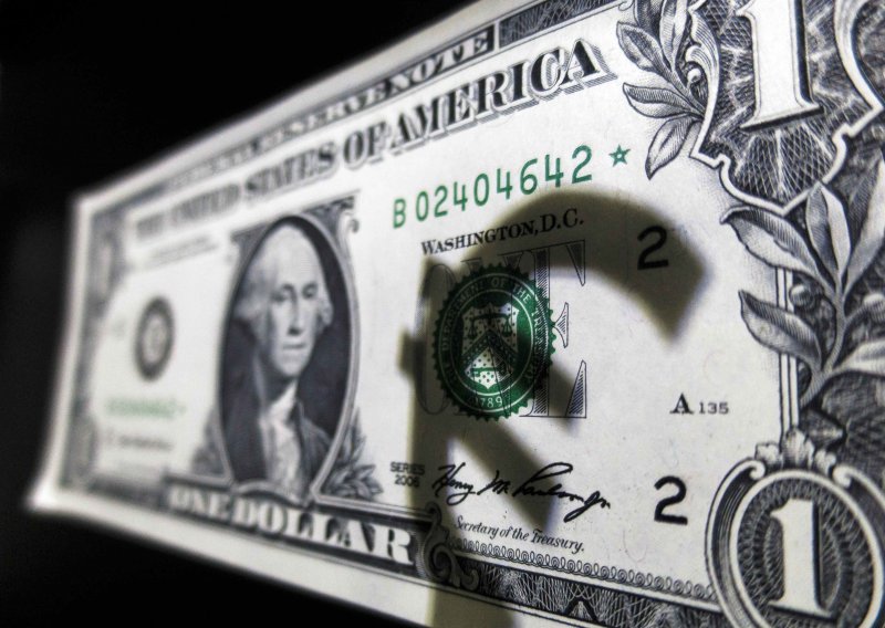 Američki dolar slabi, no samo privremeno