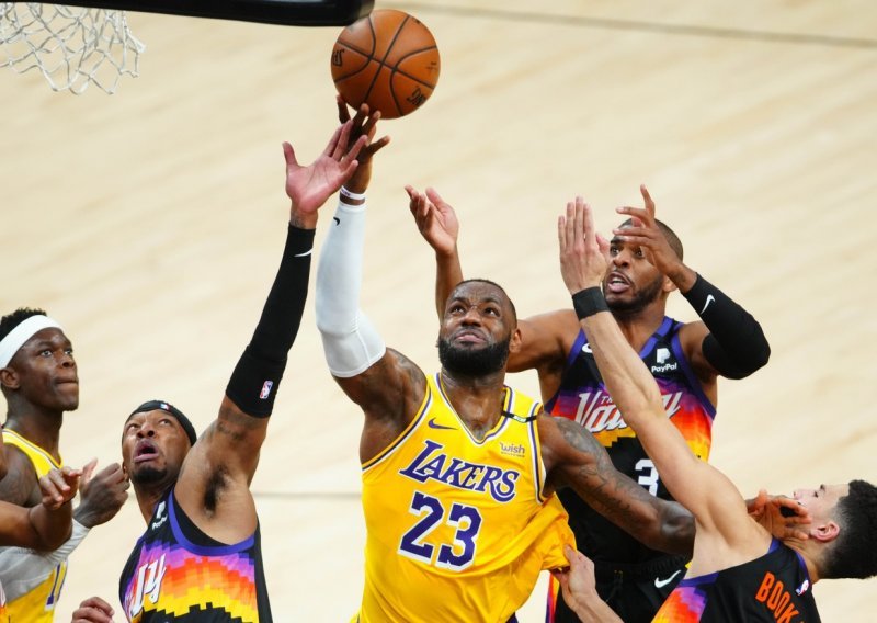 LeBron James ovom je drastičnom promjenom iznenadio sve navijače LA Lakersa; svi se pitaju zašto je to učinio?