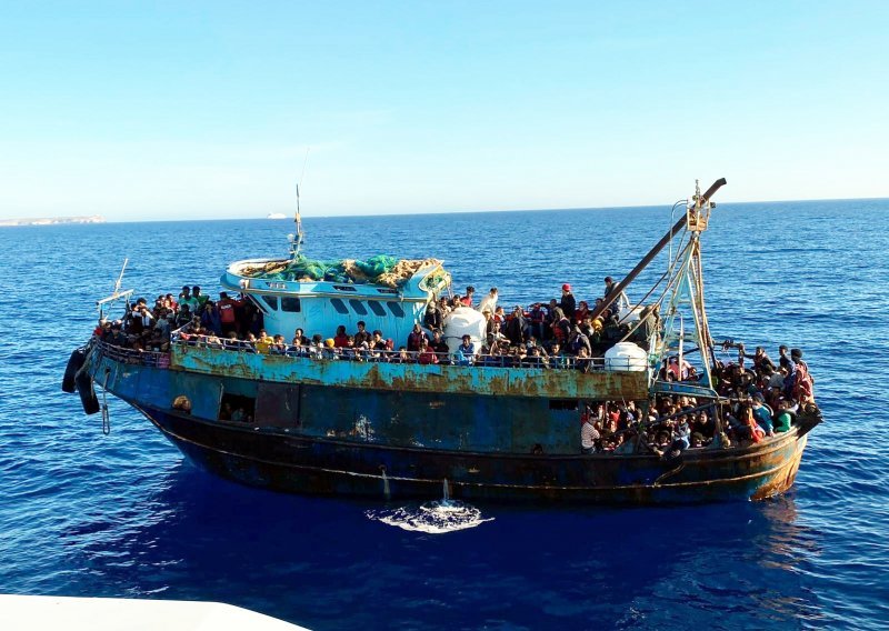 Stotine migranata ponovo pristižu na talijansku Lampedusu