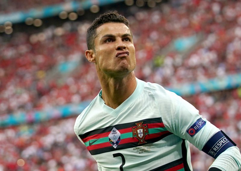 Cristiano Ronaldo je vanzemaljac; kako drugačije objasniti da je Portugalac protiv Mađara postavio ili 'podebljao' pet čudesnih rekorda