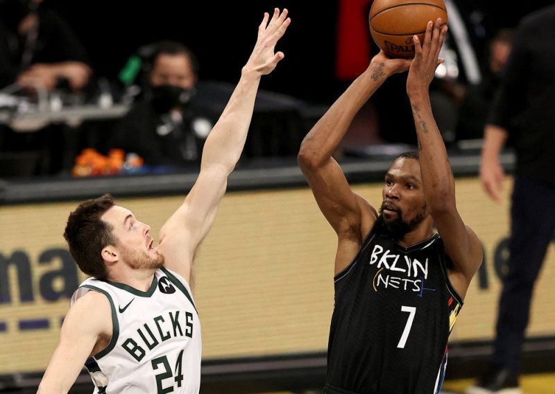 Kevin Durant odigrao utakmicu kakva još nikada u povijesti NBA-a nije viđena, trener i suigrači ostali u čudu! Brooklyn nadomak finala na Istoku