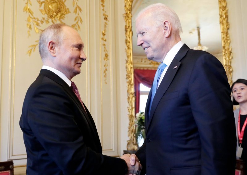 Biden zatražio od Putina da nešto učini u vezi hakerskih napada