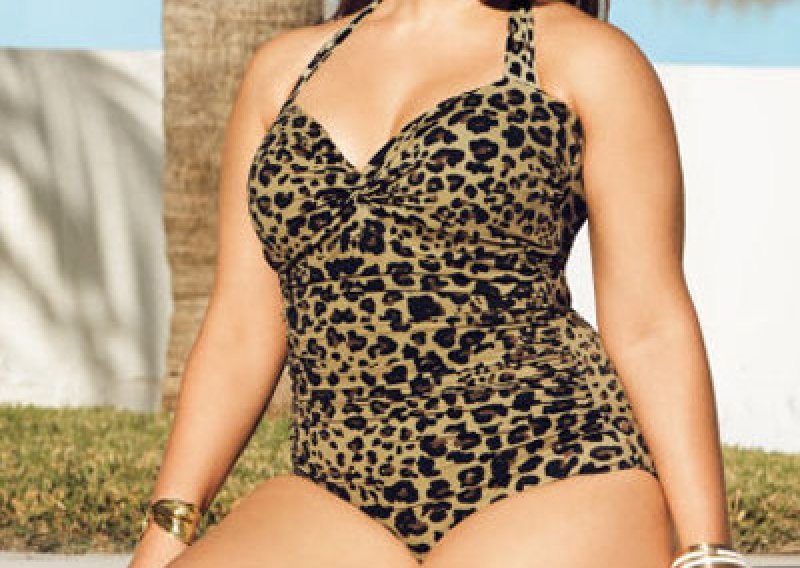 Bujna Tara Lynn reklamira H&M-ove kupaće kostime