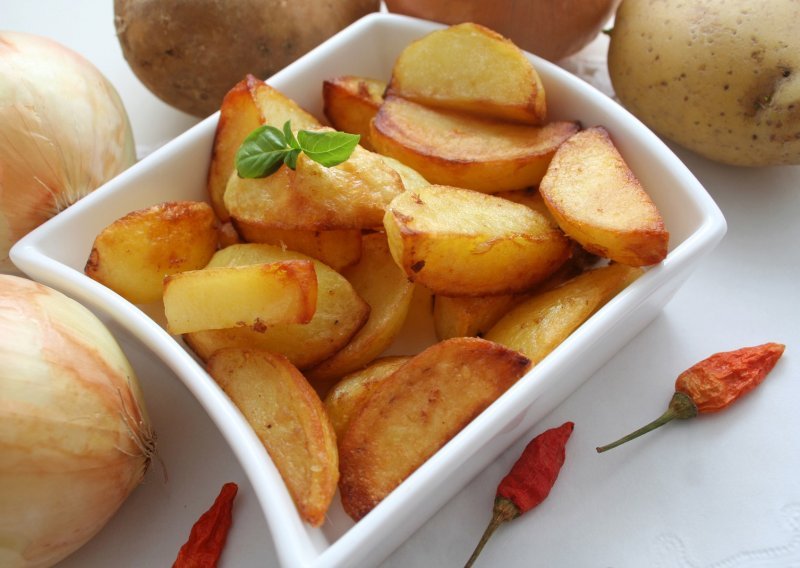 Teško ćete mu moći odoljeti: Ovo su genijalne ideje kako pripremiti krumpir na malo drugačiji način