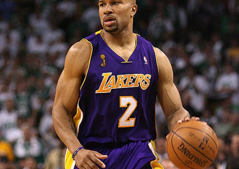 Veteran Derek Fisher ipak ostaje u Lakersima