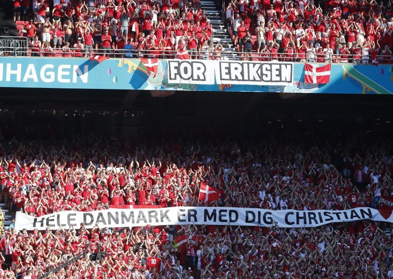 [FOTO] Najemotivniji prekid nogometne utakmice; u desetoj minuti igrači zapljeskali, a navijači ovacijama poslali poruku Christianu Eriksenu