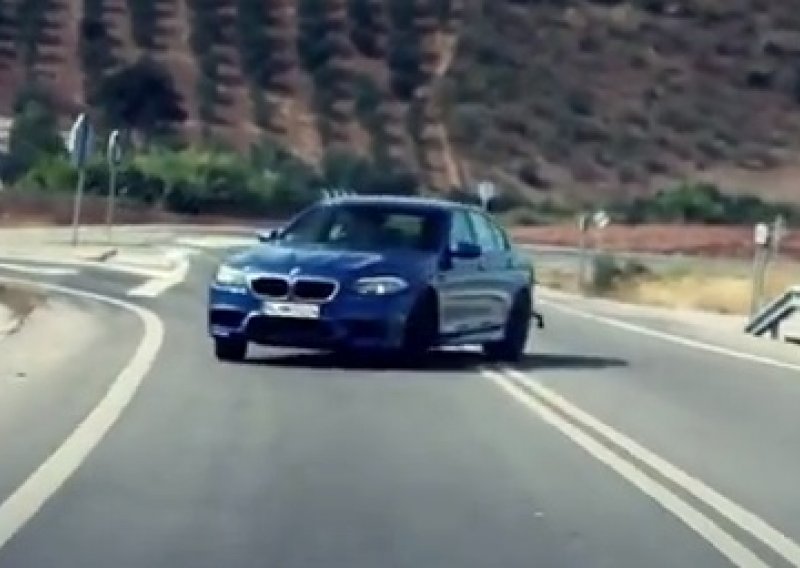 I novinari pohuligane za upravljačem novog BMW-a M5