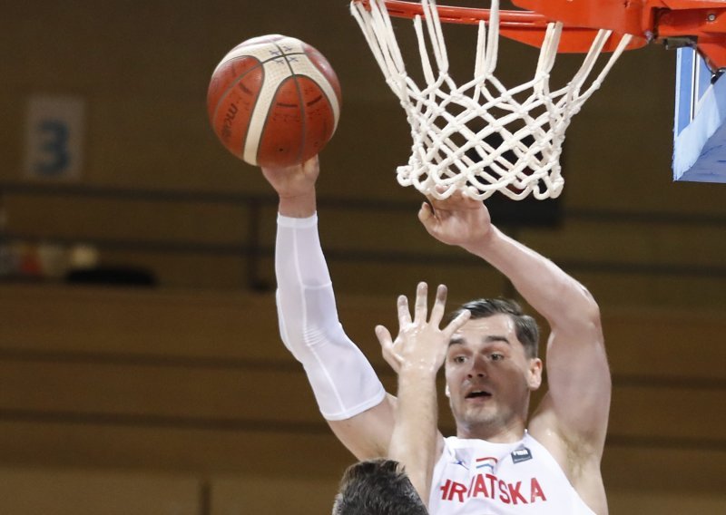 Razigrani Mario Hezonja je 'rasturio' Luku Dončića, ali Slovenci su na kraju ipak još jednom pobijedili Hrvatsku