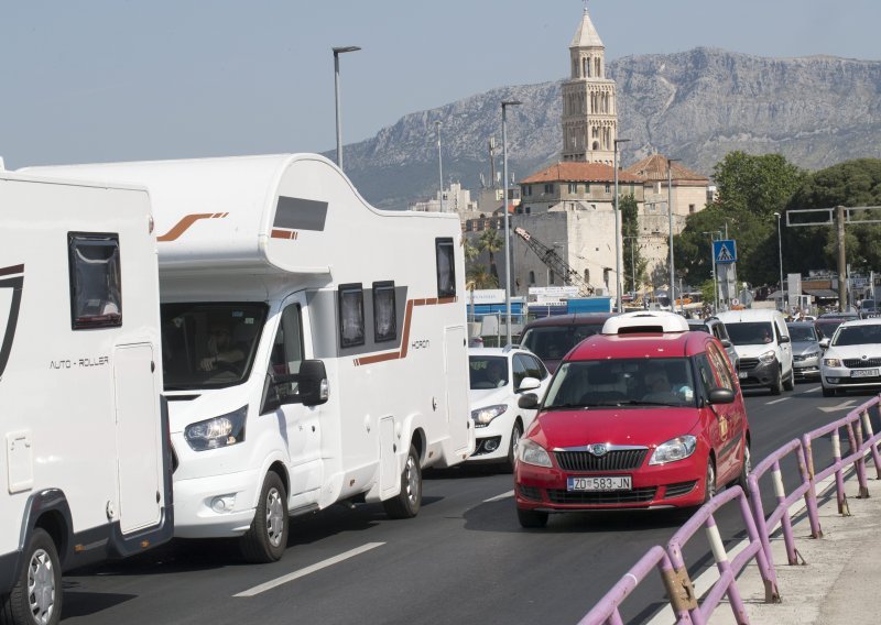 Za vikend 15,6 posto više vozila na autocestama i 25 posto više naplaćenih cestarina